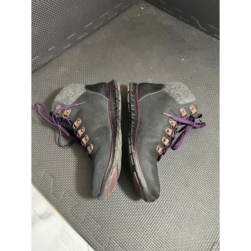 Cole Haan Women's Black ZERØGRAND Waterproof Hiker‎ Boot Size 6 B Purple
